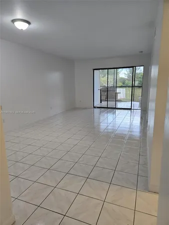 $2,100 | 3400 Foxcroft Road, Unit 209, Miramar, FL 33025