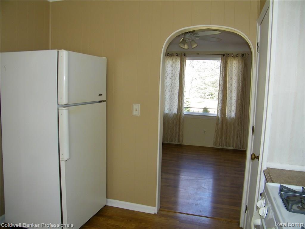 1718 Bowers Road Lapeer, MI 48446 - Photo 13 of 18 100_3011.jpg