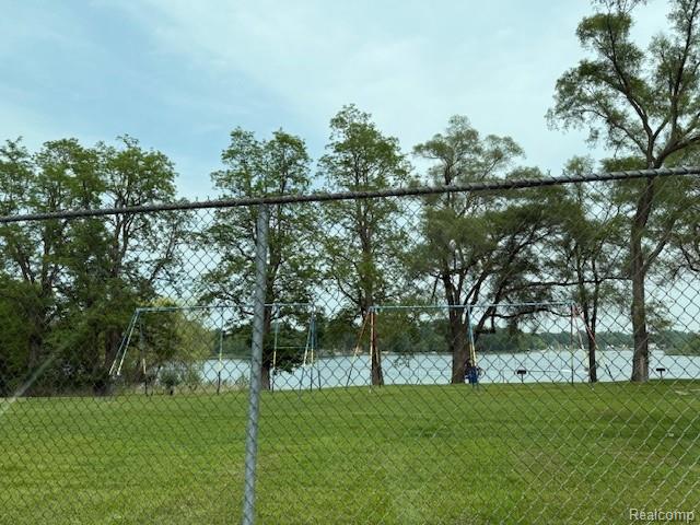 5496 Elizabeth Lake Road Waterford, MI 48327 - Photo 36 of 37 Gallery Image 36