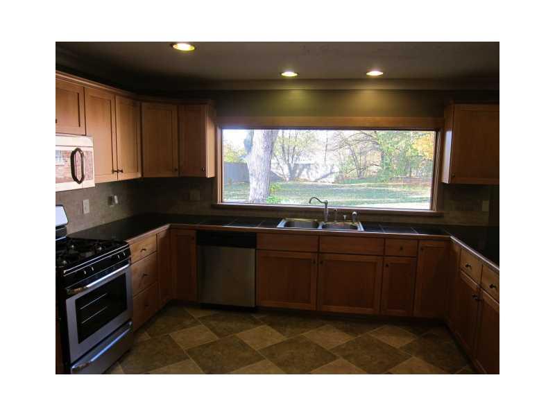8238 Lieber Road Indianapolis, IN 46260 - Photo 5 of 24 Gallery Image 5