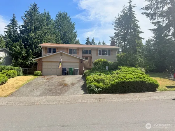 $3,700 | 5004 99th Street Southwest, Mukilteo, WA 98275