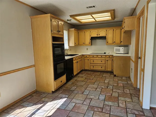 $2,200 | 517 Vicki Lane, Wylie, TX 75098