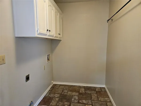 $2,200 | 517 Vicki Lane, Wylie, TX 75098