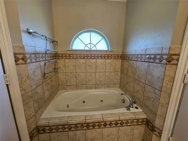 $2,200 | 517 Vicki Lane, Wylie, TX 75098