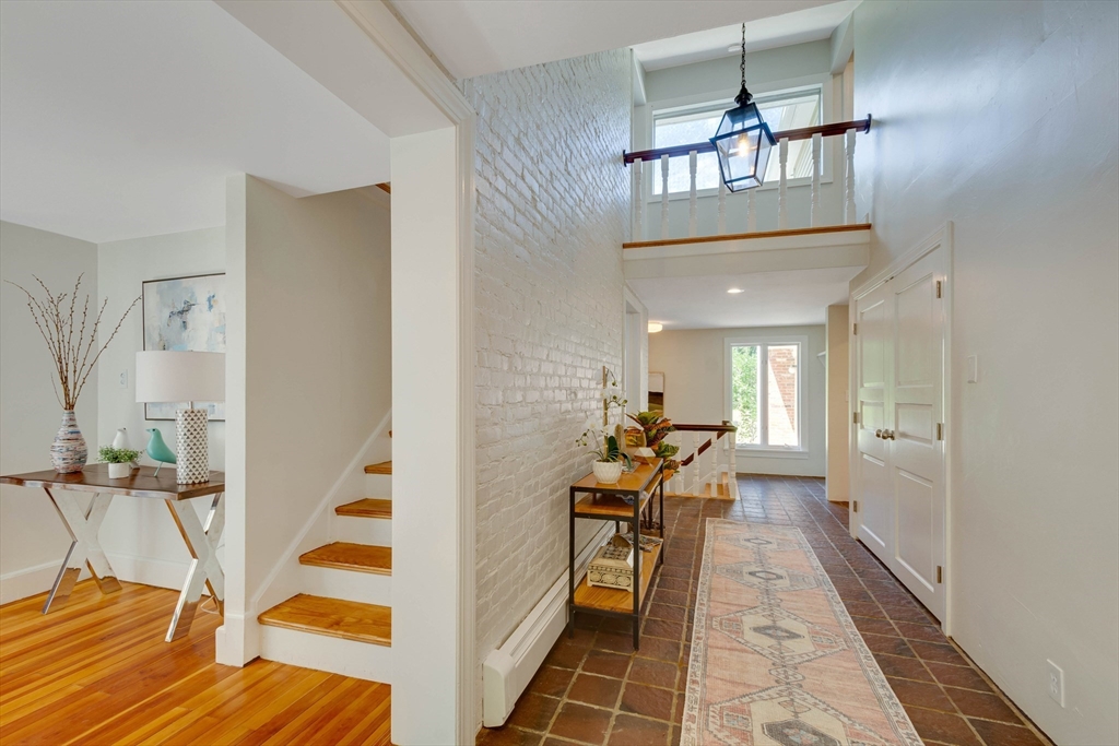 95 Tower Road Lincoln, MA 01773 - Photo 7 of 41 a very nice looking room with a dining table