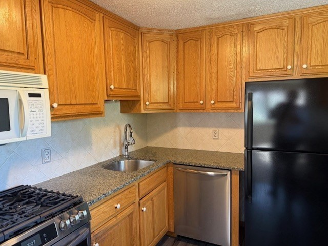 40 Norris Road Tyngsboro, MA 01879 - Photo 6 of 8 Gallery Image 6