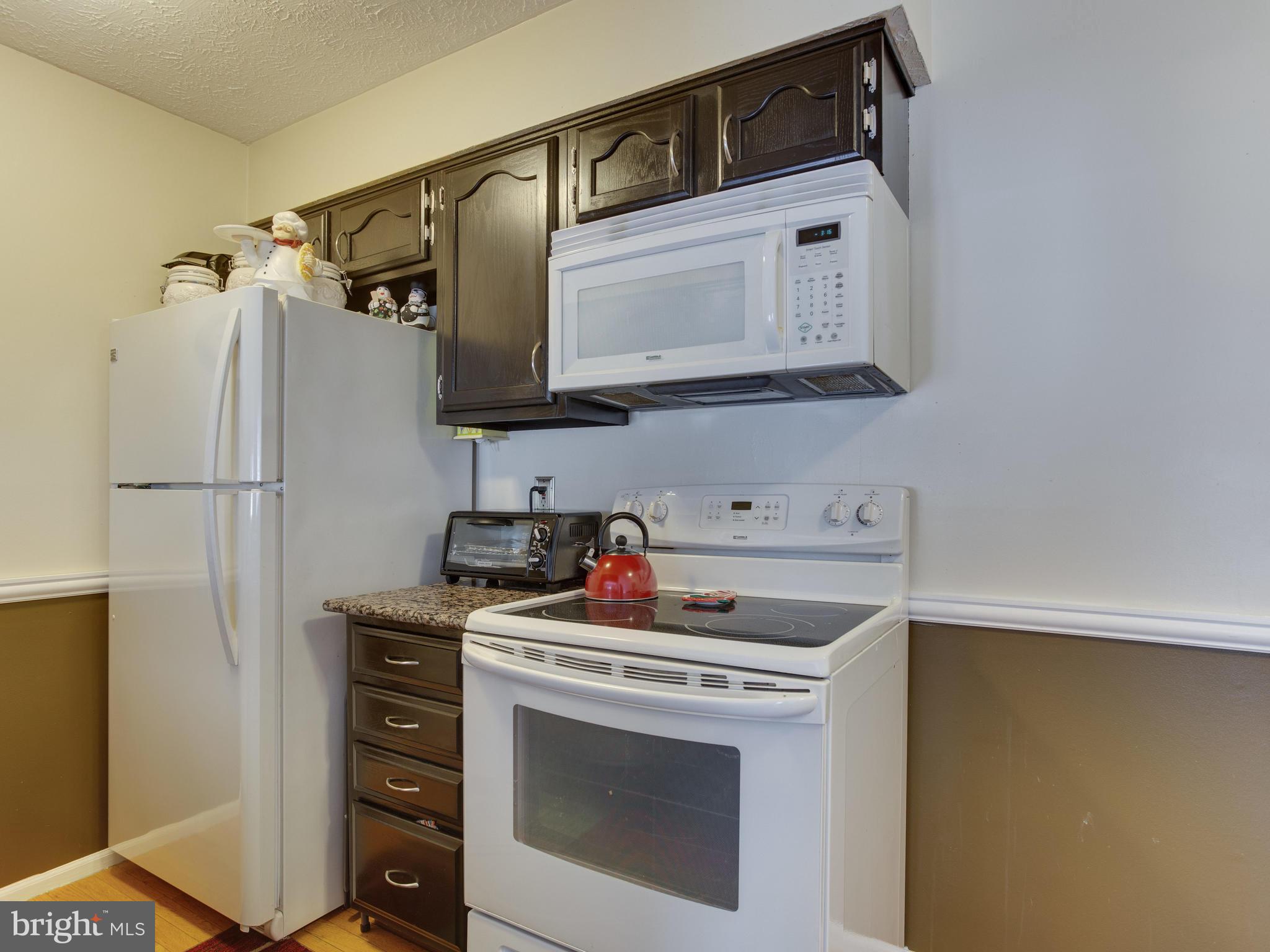 6400 Greenfield Road, Unit 908 Elkridge, MD 21075 - Photo 9 of 21 Kitchen