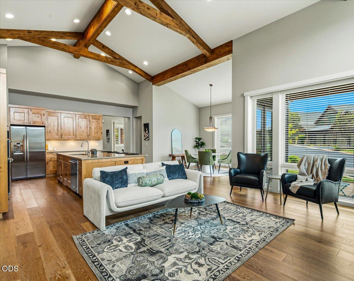 61333 Kindle Rock Loop Bend, OR 97702 - Photo 17 of 53 a living room with furniture and a rug