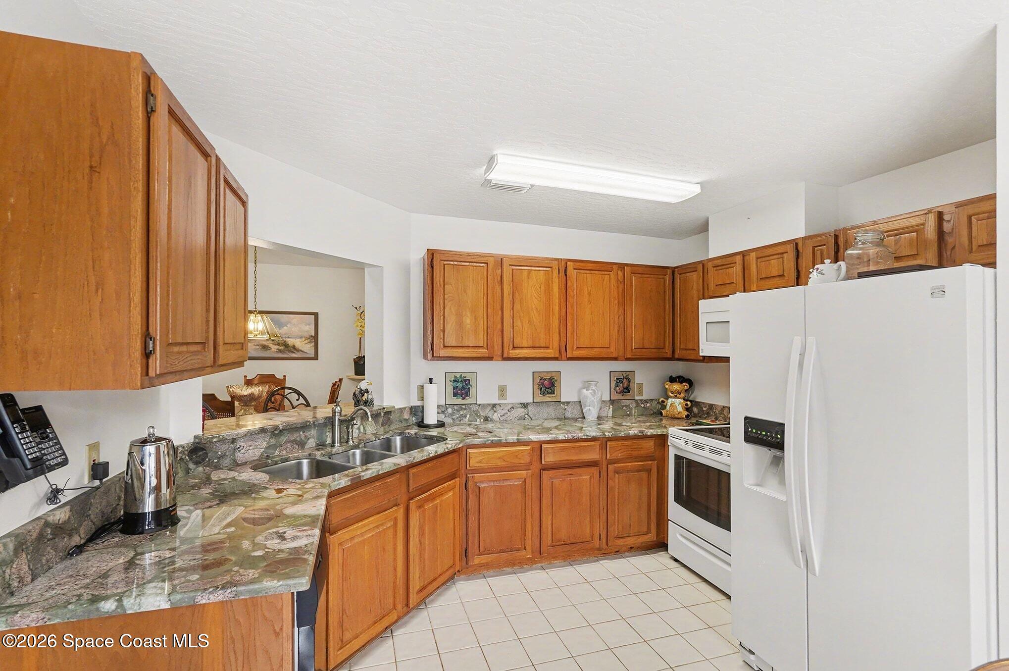 812 Ridge Lake Drive Melbourne, FL 32940 - Photo 8 of 32 Granite Countertops
