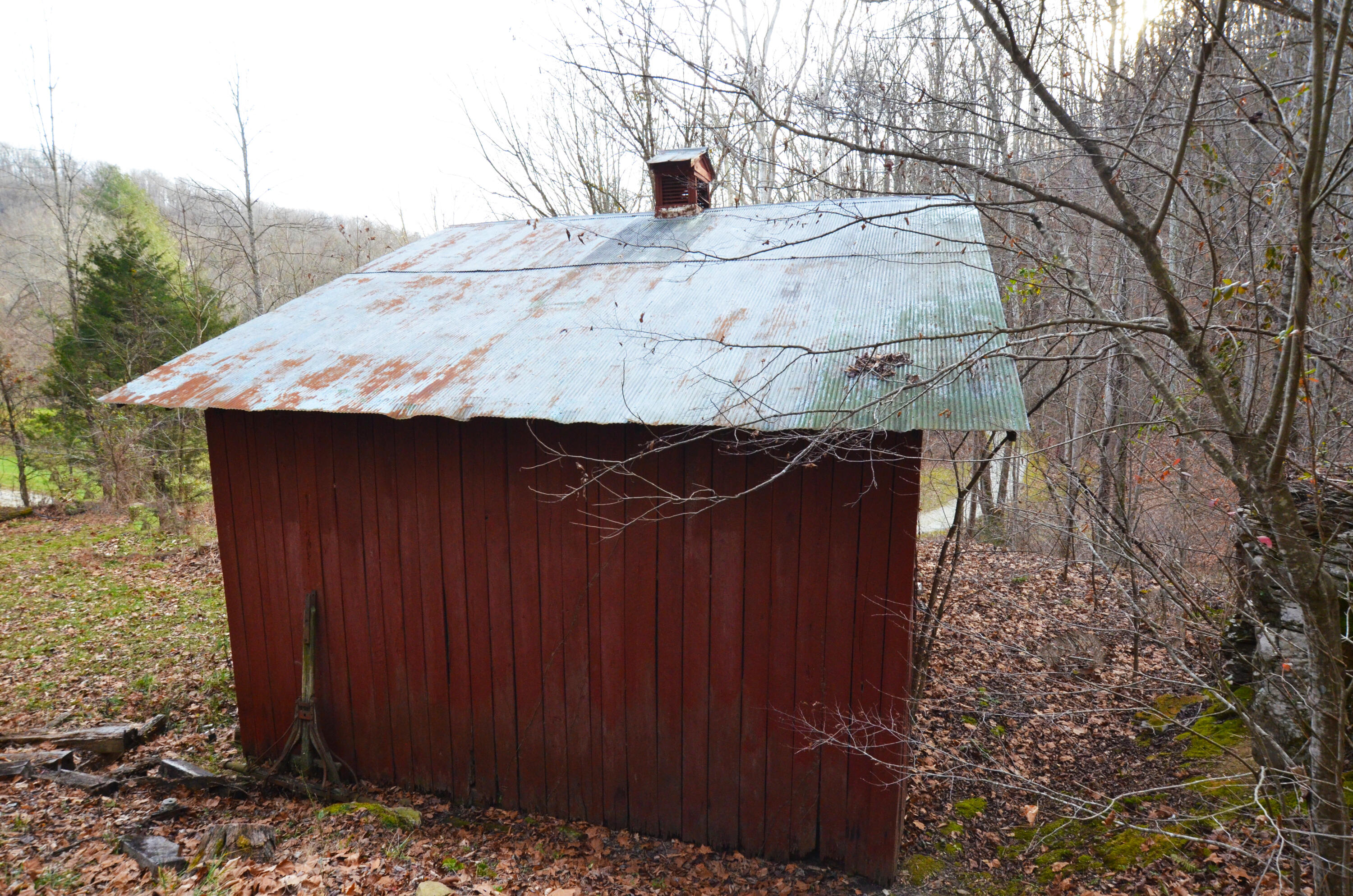 11907 Old Landing Road Irvine, KY 40336 - Photo 80 of 130 Side view of second barn!