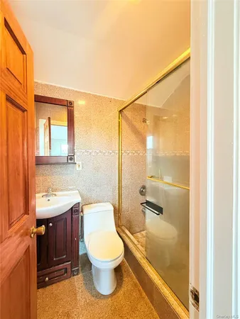 $3,200 | Undisclosed Address | South Ozone Park