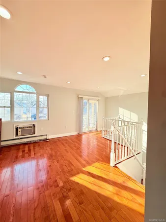 $3,200 | Undisclosed Address | South Ozone Park