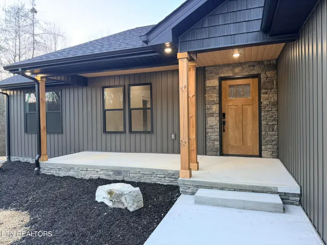 $429,000 | 201 Grand Pappy Lane, Oneida, TN 37841