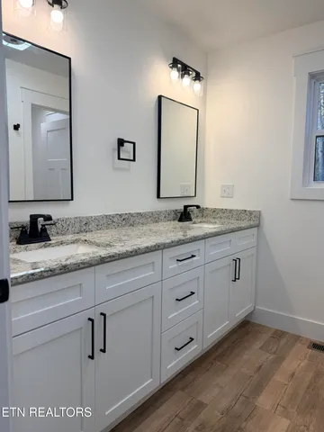 $429,000 | 201 Grand Pappy Lane, Oneida, TN 37841