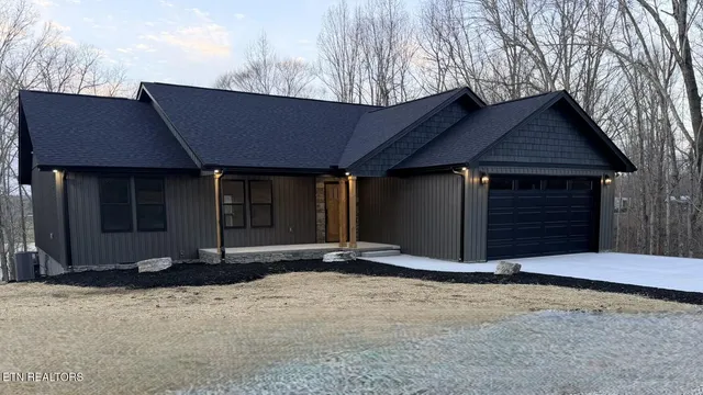 $429,000 | 201 Grand Pappy Lane, Oneida, TN 37841