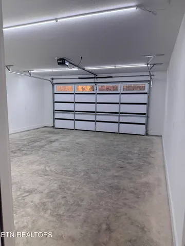 $429,000 | 201 Grand Pappy Lane, Oneida, TN 37841