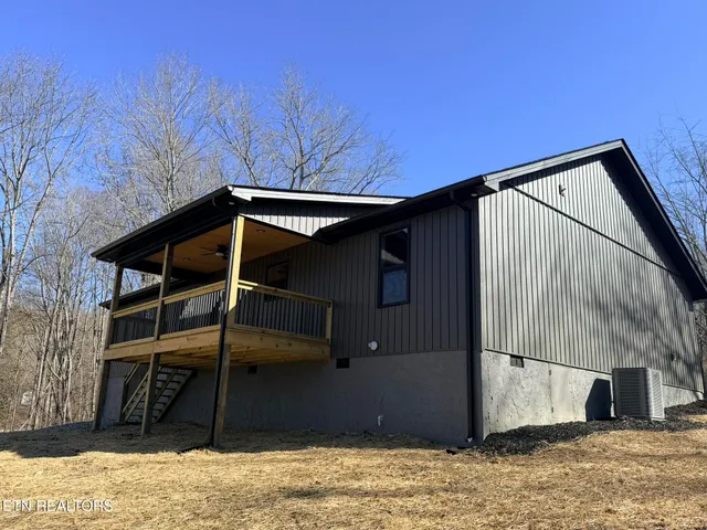 $429,000 | 201 Grand Pappy Lane, Oneida, TN 37841