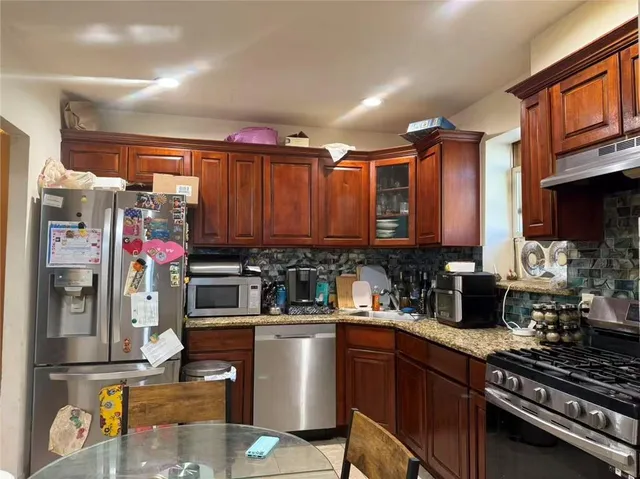 $769,900 | 2152 81 Street, Unit 2A | Bensonhurst