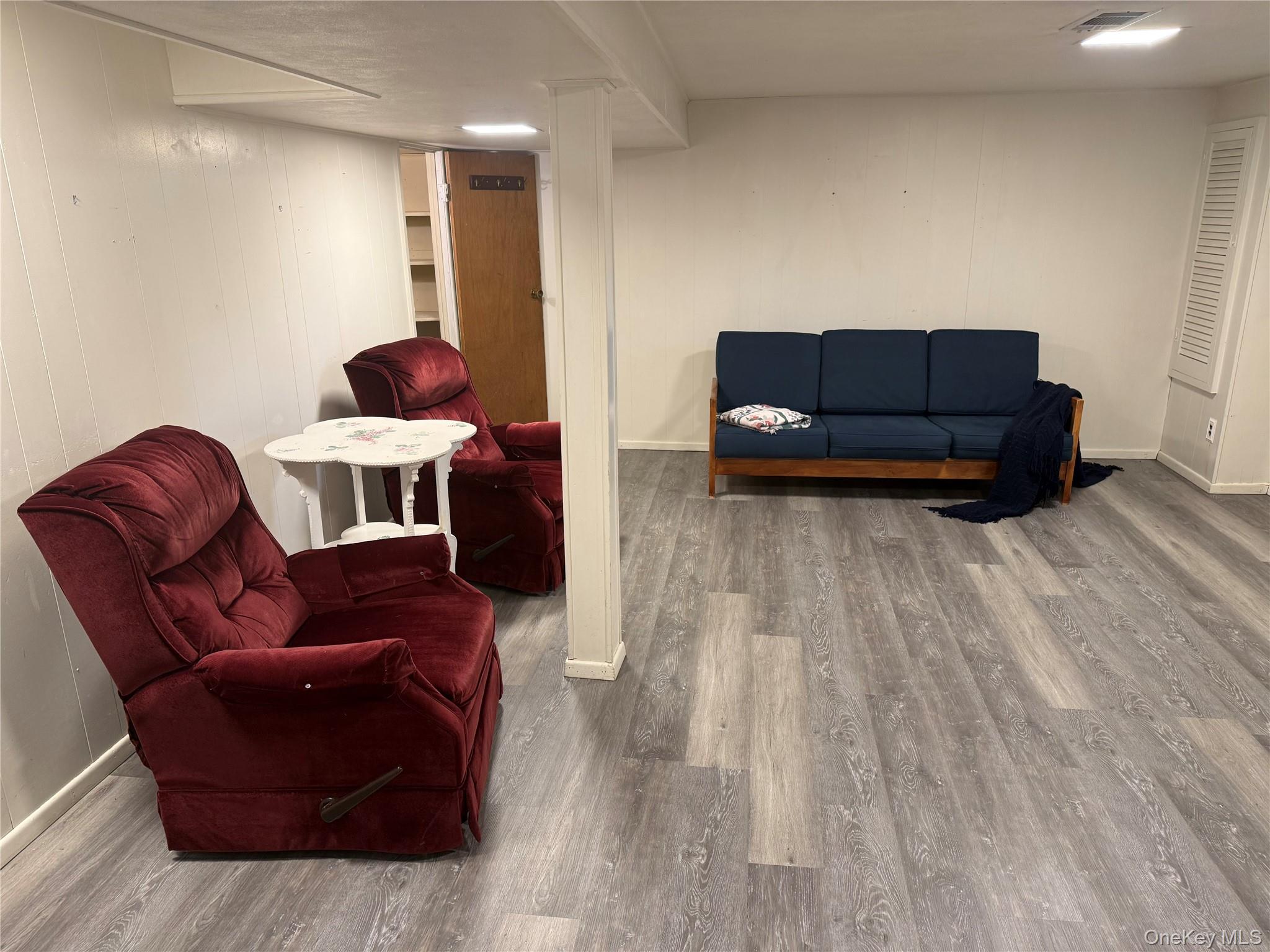 14 Genesee Drive Commack, NY 11725 - Photo 18 of 21 a living room with furniture