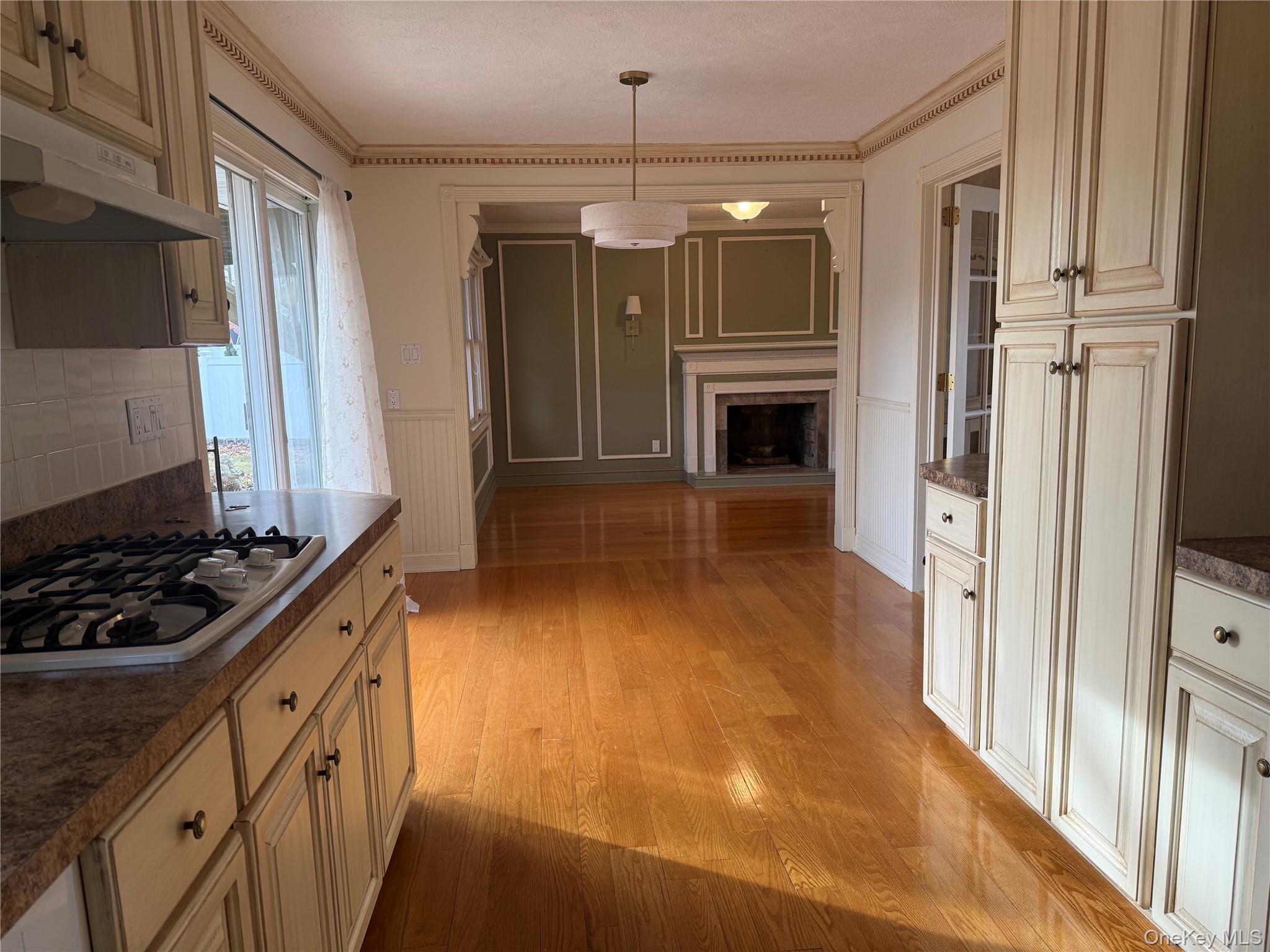 14 Genesee Drive Commack, NY 11725 - Photo 4 of 21 a kitchen with a sink stove and refrigerator