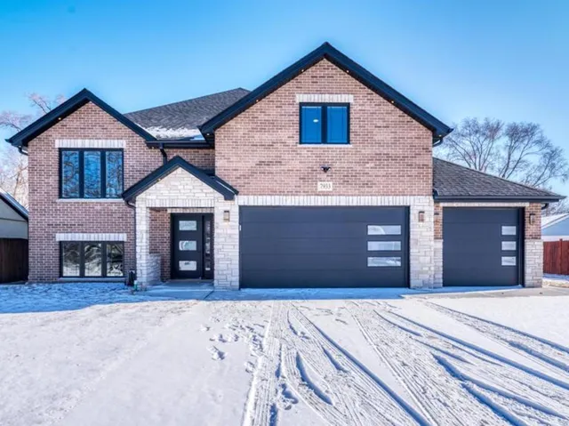 $705,000 | 7933 Lotus Avenue, Burbank, IL 60459