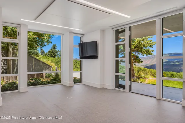 $57,500,000 | 401 Eagle Park Drive, Aspen, CO 81611