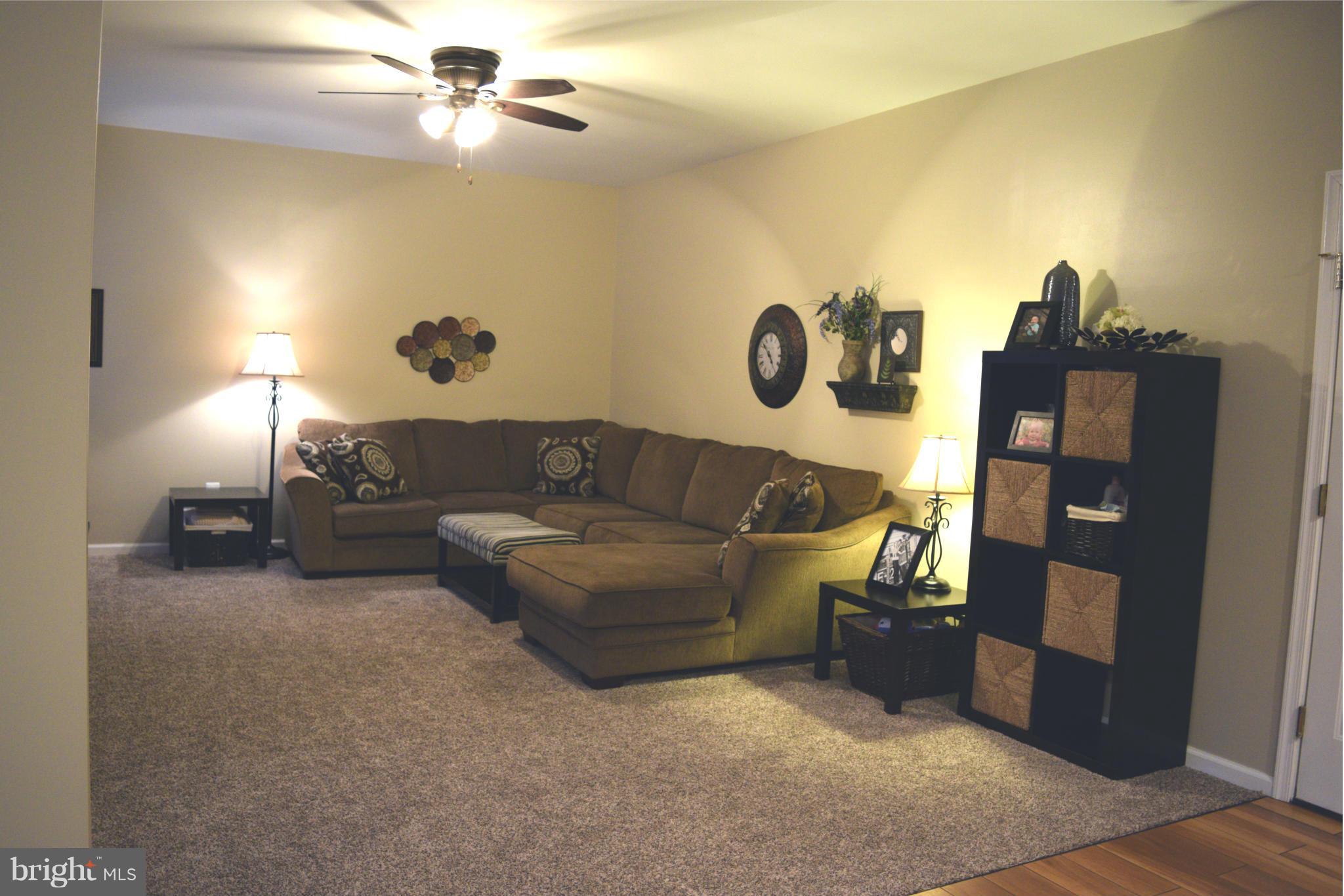 7 Robins Court Ridgely, MD 21660 - Photo 3 of 28 Living Room