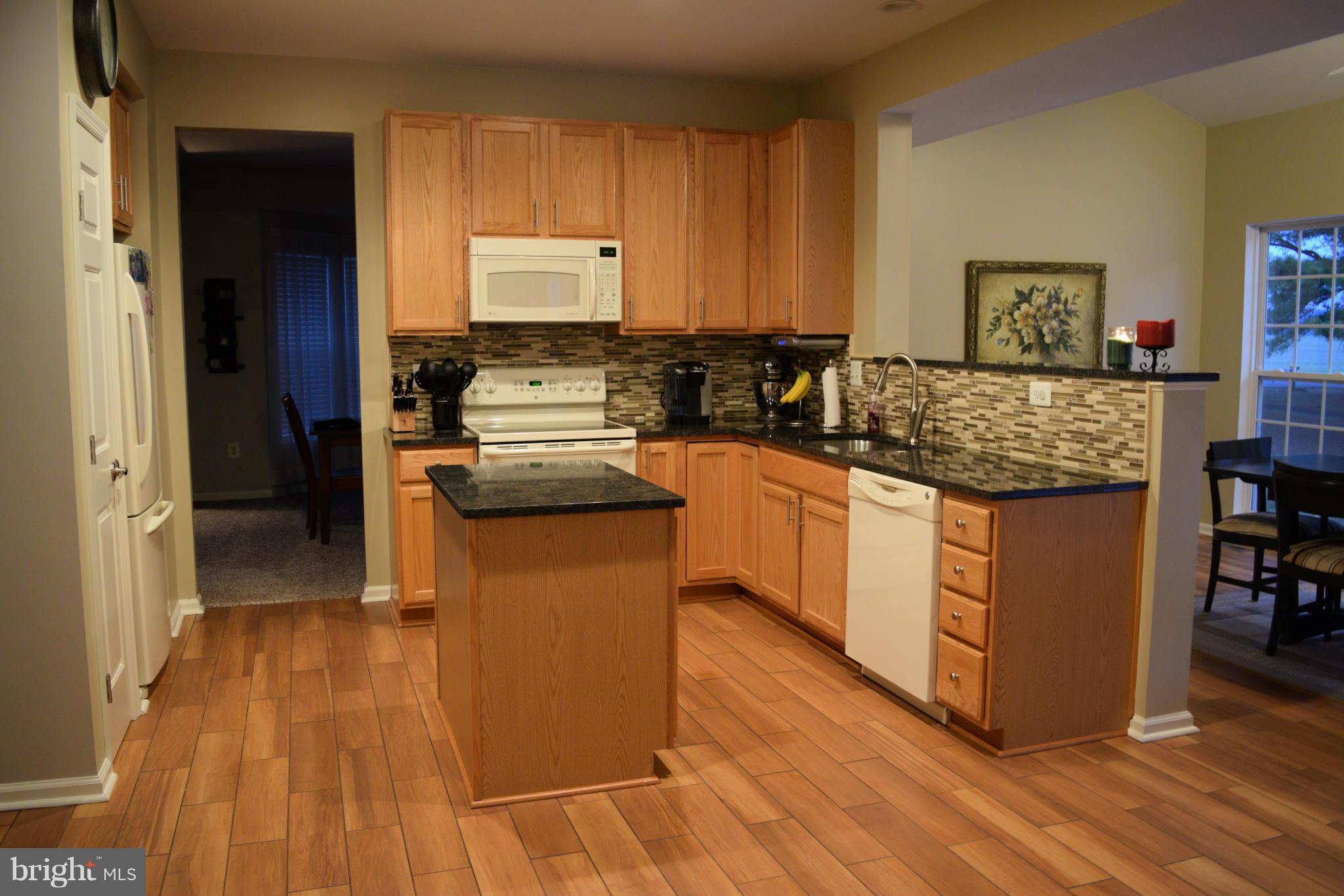 7 Robins Court Ridgely, MD 21660 - Photo 6 of 28 Kitchen