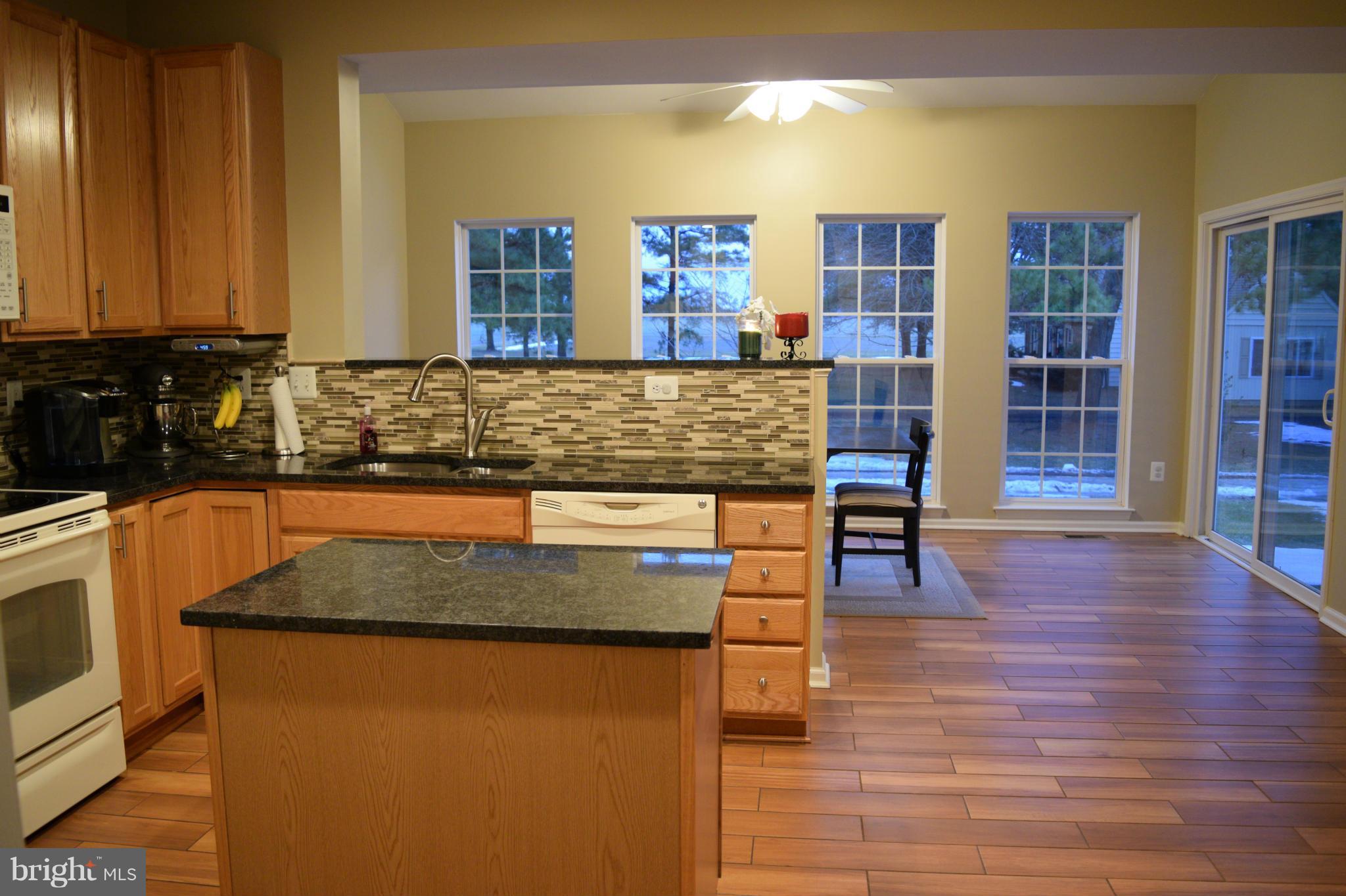 7 Robins Court Ridgely, MD 21660 - Photo 7 of 28 Kitchen