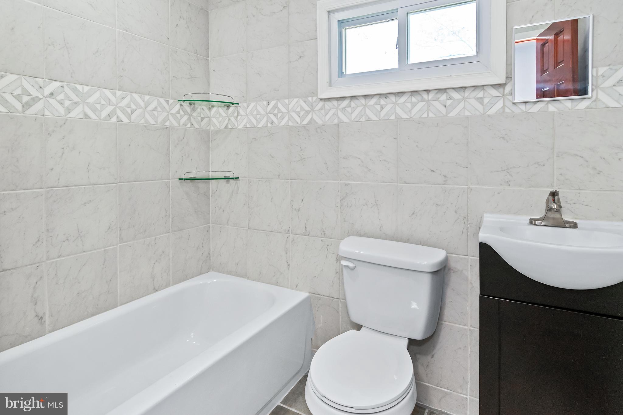 2008 Holly Neck Road Baltimore, MD 21221 - Photo 11 of 23 FULL BATH