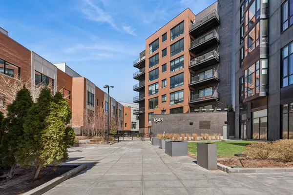 $5,000 | 1648 West Division Street, Unit 307, Chicago, IL 60622