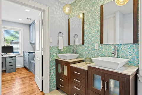 $799,900 | 125 North Street, Houston, TX 77009