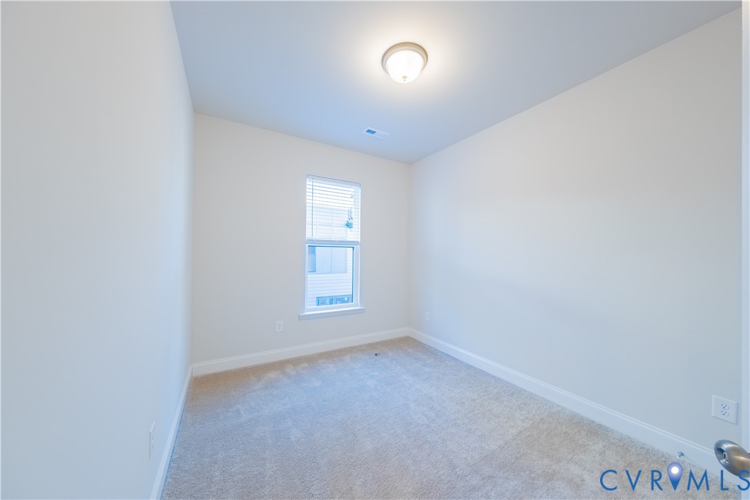 4368 Dominion Forest Circle Glen Allen, VA 23060 - Photo 21 of 36 an empty room with a window