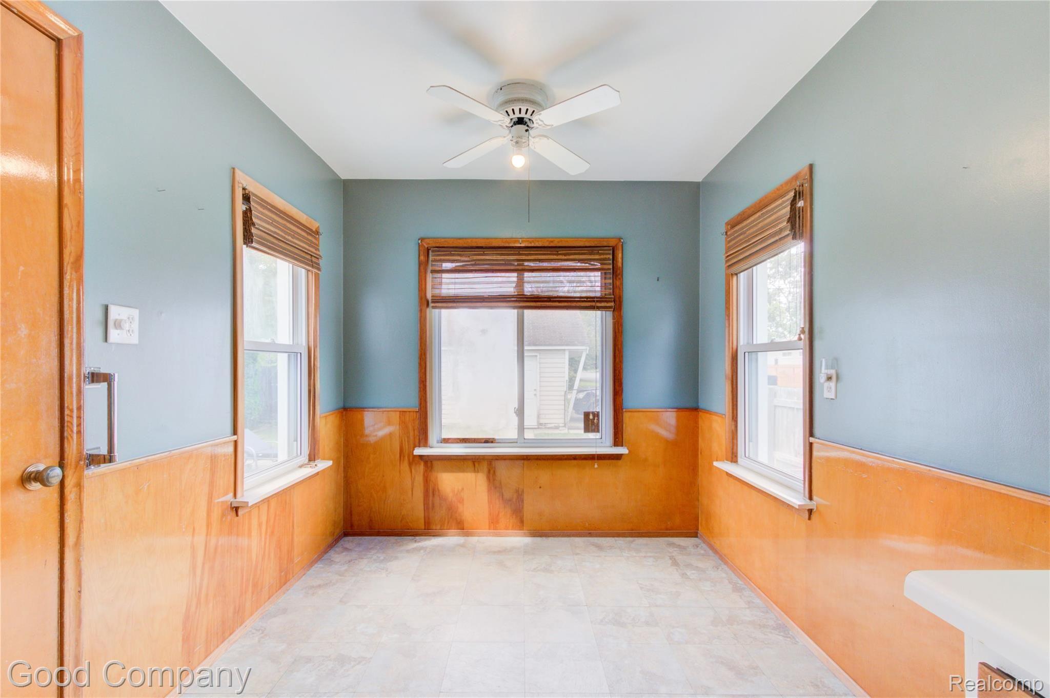 19231 Rensellor Street Livonia, MI 48152 - Photo 9 of 34 19231 Rensellor St.-09