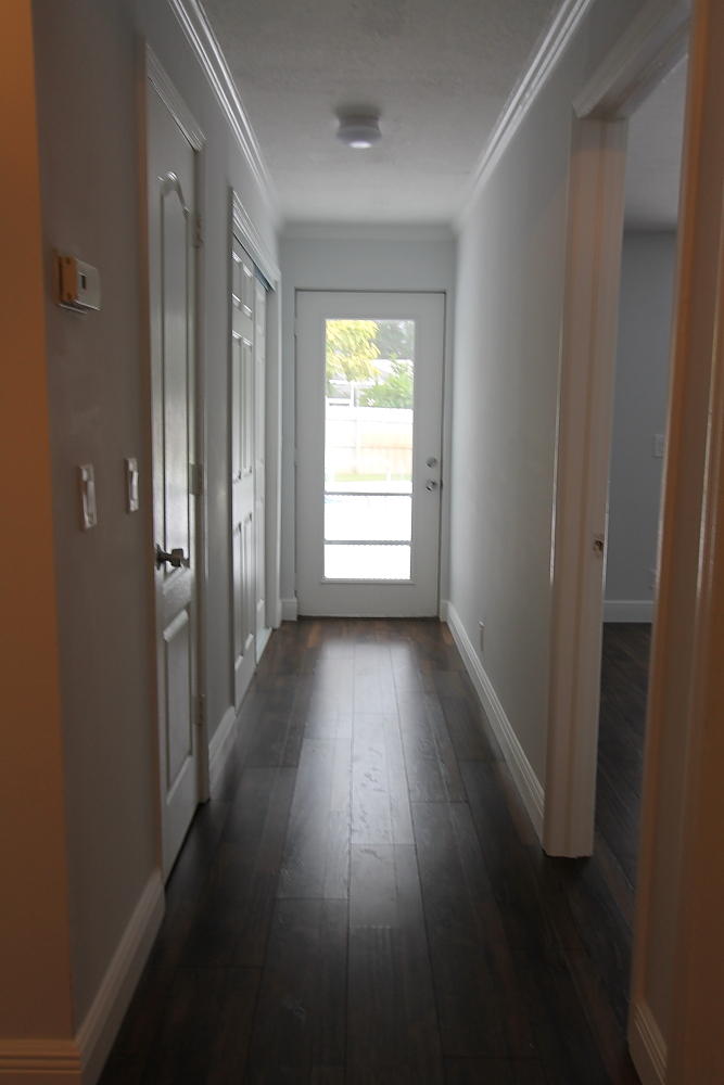 123 Beverly Road West Jupiter, FL 33469 - Photo 13 of 15 Hallway