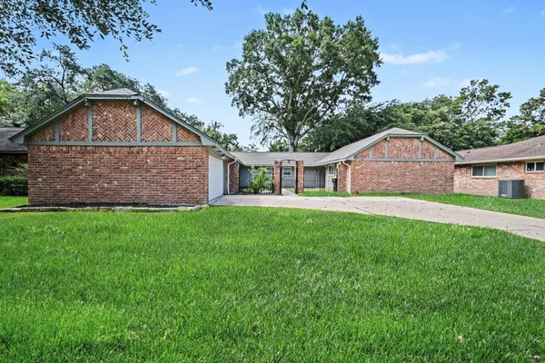 $284,900 | 12615 Amado Drive, Houston, TX 77065