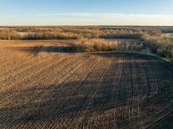 $220,000 | 231 Northeast Ne Road, Leeton, MO 64761