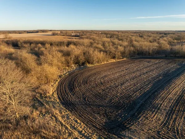 $220,000 | 231 Northeast Ne Road, Leeton, MO 64761