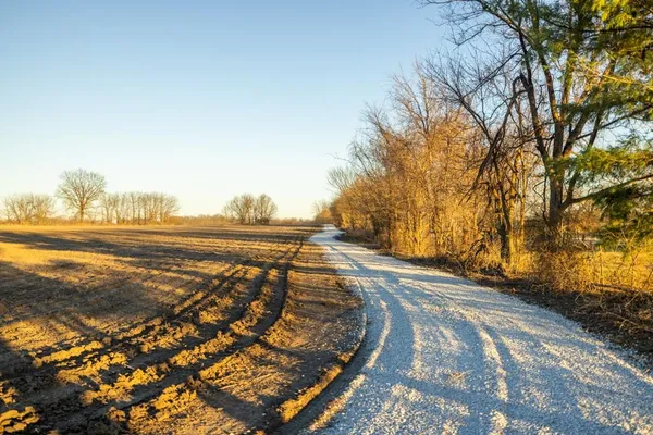 $220,000 | 231 Northeast Ne Road, Leeton, MO 64761