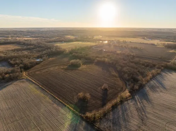 $220,000 | 231 Northeast Ne Road, Leeton, MO 64761