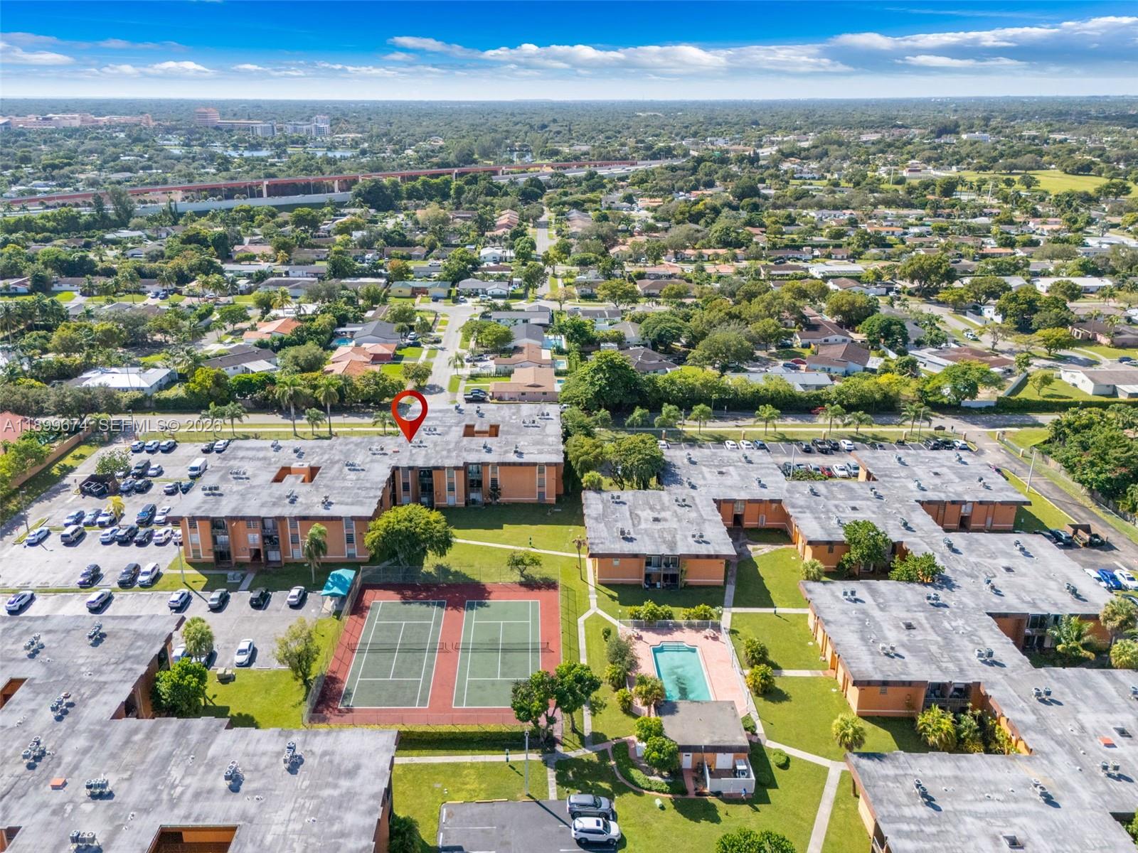 9437 Southwest 76th Street, Unit V25 Miami, FL 33173 - Photo 28 of 30 a view of a city