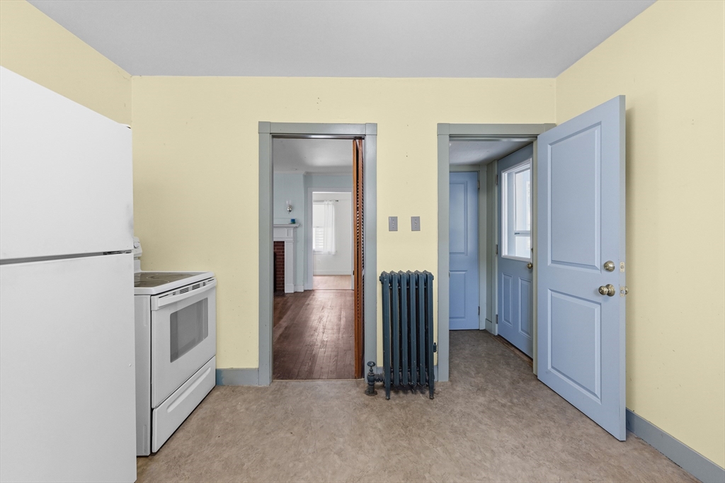564 Montgomery Street Fall River, MA 02720 - Photo 18 of 42