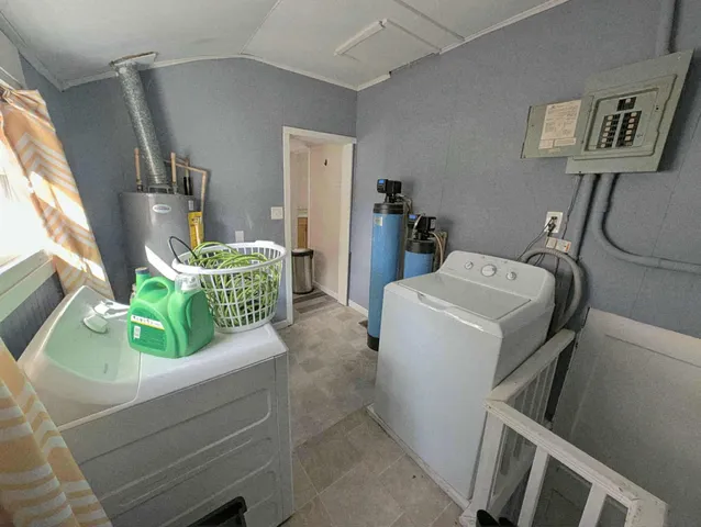 $179,900 | 4045 West Stanton Road, Stanton, MI 48888