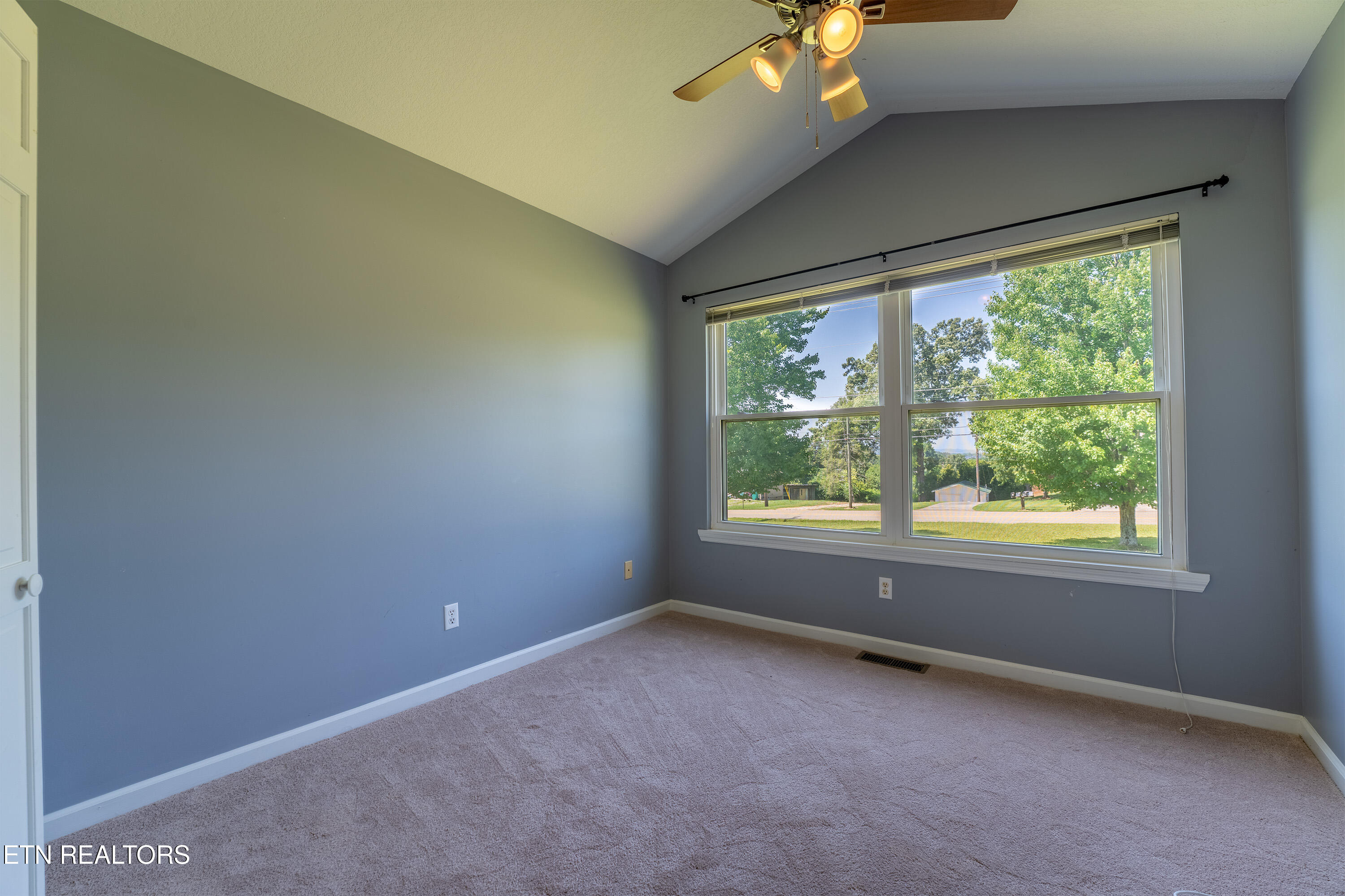 7702 Old Clinton Pike Powell, TN 37849 - Photo 14 of 46 13