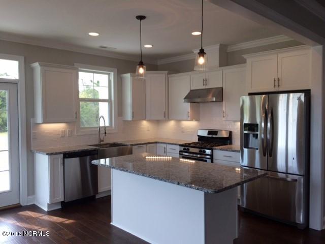 1813 Olde Farm Road Morehead City, NC 28557 - Photo 6 of 24 Kitchen