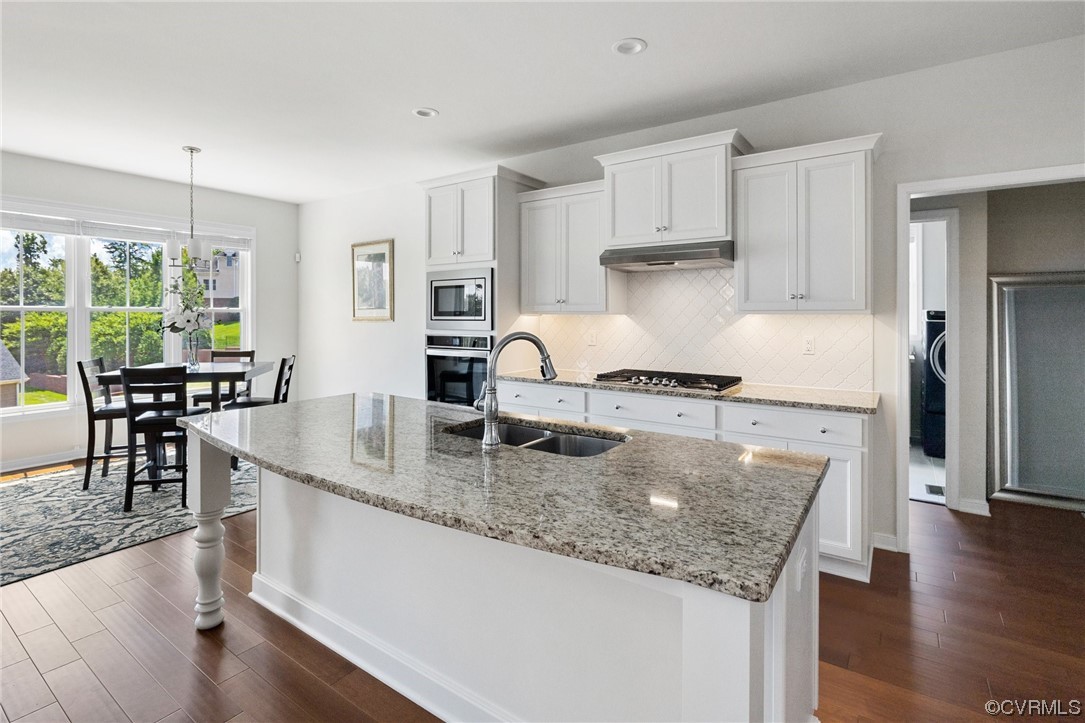 3825 Bircham Loop Midlothian, VA 23113 - Photo 14 of 38 Large gourmet kitchen w/ upgraded cabinets w/ soft