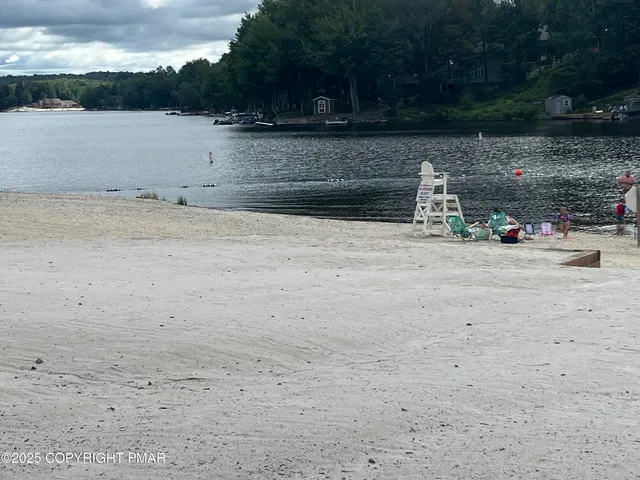 a view of terrace with city view