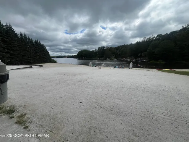 a view of a tennis court