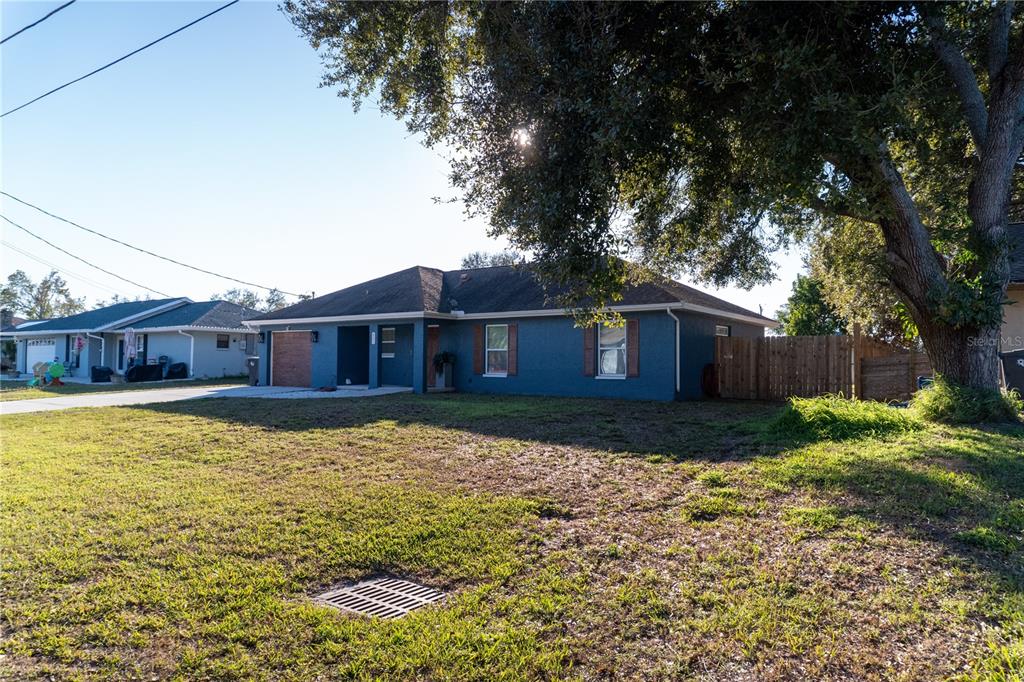 803 44th Avenue East Ellenton, FL 34222 - Photo 2 of 39