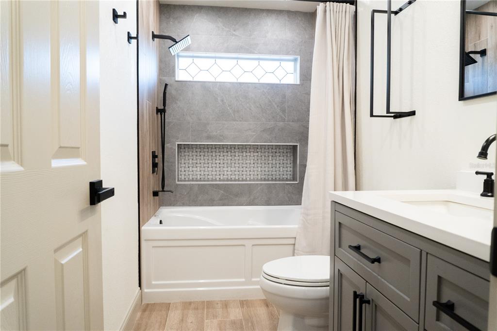 803 44th Avenue East Ellenton, FL 34222 - Photo 5 of 39